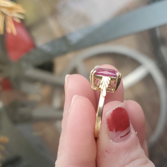 Pink/purple 14k ring - Picture 8 of 9